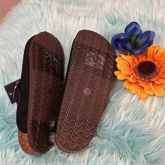 Clog Mule Flat Shoes With Buckle Accent Black Microsuede Sz 8 NEW! - Picture 7 of 8